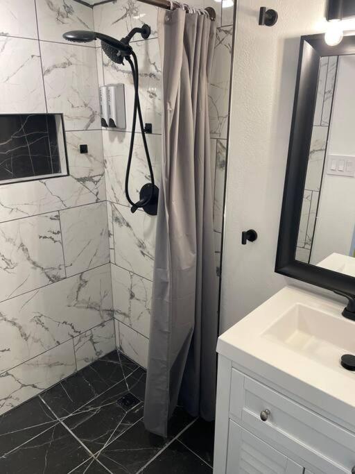 Your Tiny Downtown Home With Backyard Unit D ฟีนิกซ์ ภายนอก รูปภาพ